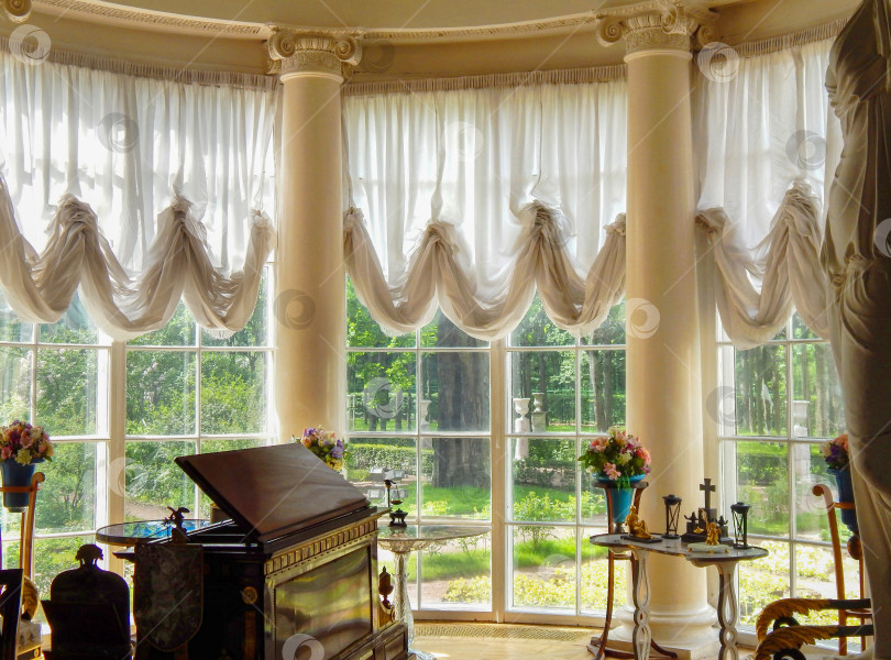 Скачать Рабочий кабинет Марии Федоровны Романовой. Павловский дворец, Санкт-Петербург фотосток Ozero