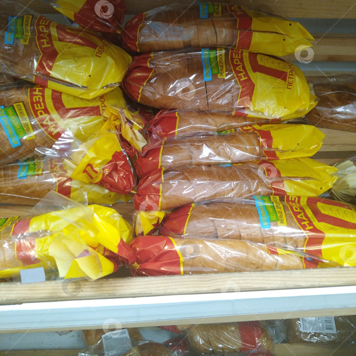 Скачать Отдел батона в магазине "Пятёрочка". фотосток Ozero