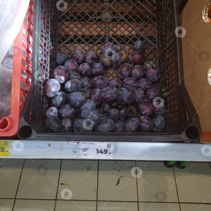 Скачать Отдел слив в магазине "Магнит". фотосток Ozero