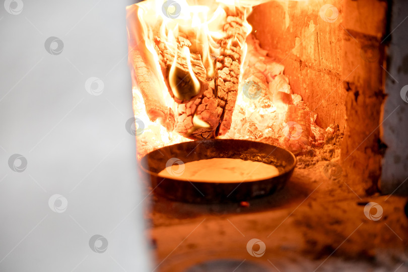 Скачать готовим на сковороде в духовке. Деревенская жизнь. фотосток Ozero