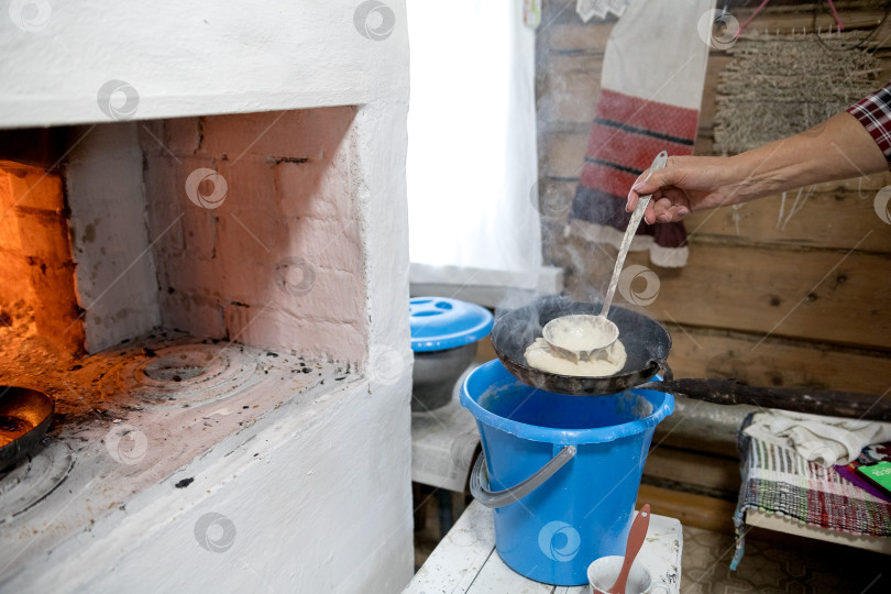 Скачать готовим на сковороде в духовке. Деревенская жизнь. фотосток Ozero