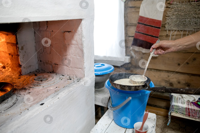Скачать готовим на сковороде в духовке. Деревенская жизнь. фотосток Ozero