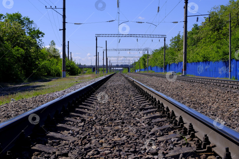 Скачать На подходе железнодорожных путей к станции назначения. фотосток Ozero