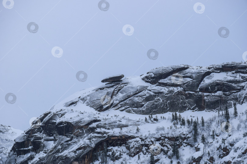 Скачать Зима в горной тайге фотосток Ozero