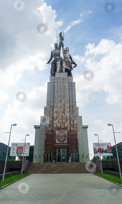 Скачать Памятник рабочему и колхознице в Москве фотосток Ozero