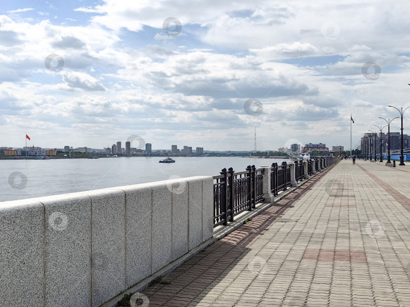 Скачать Набережная на море фотосток Ozero