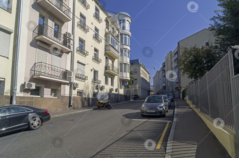 Скачать Современный жилой дом в центре Москвы фотосток Ozero