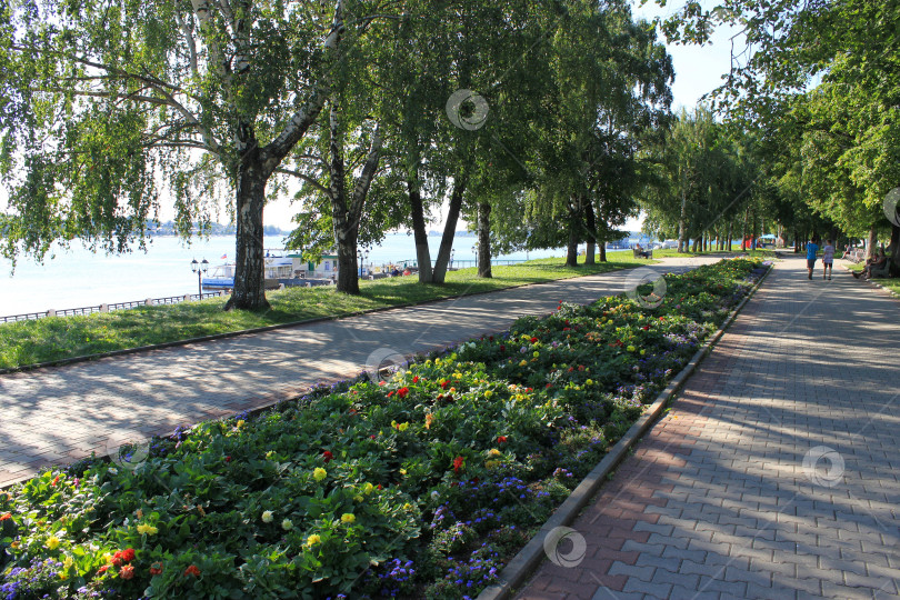 Скачать Набережная Костромы фотосток Ozero
