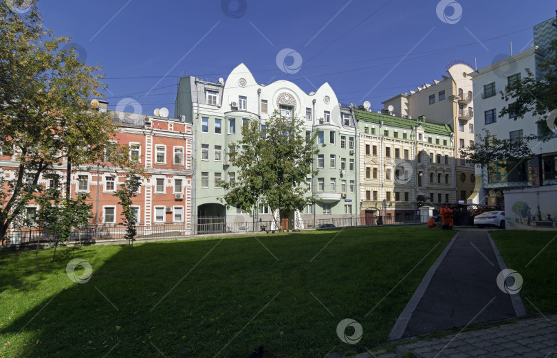 Скачать Современное жилое здание в стиле модерн. Москва. фотосток Ozero