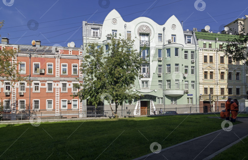 Скачать Современное жилое здание в стиле модерн. Москва. фотосток Ozero