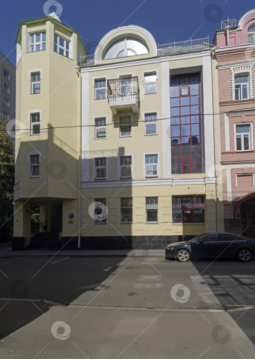 Скачать Современное административное здание в центре Москвы фотосток Ozero
