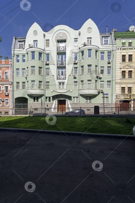 Скачать Современное жилое здание в стиле модерн. Москва. фотосток Ozero