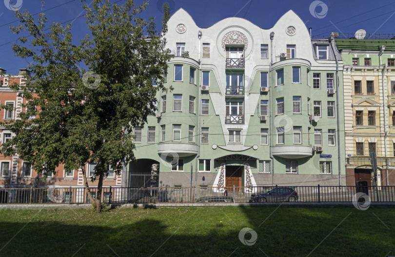 Скачать Современное жилое здание в стиле модерн. Москва. фотосток Ozero