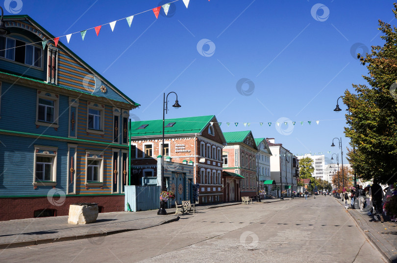 Скачать Казань, Татарстан, Россия - 17.09.25: Старая Татарская слобода фотосток Ozero