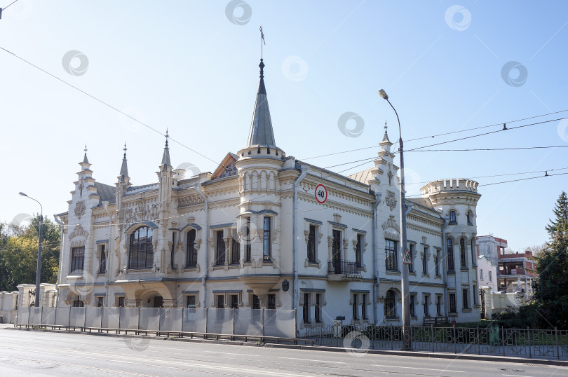 Скачать Казань, Татарстан, Россия - 17.09.25: Дом Шамиля фотосток Ozero