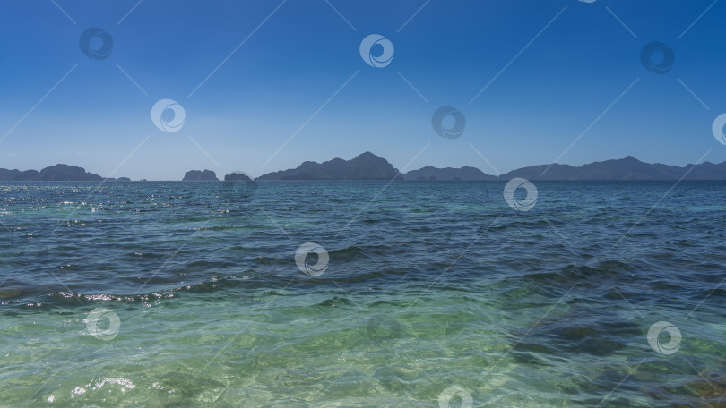 Скачать Прекрасный бирюзовый океан. Кристально чистая вода. фотосток Ozero