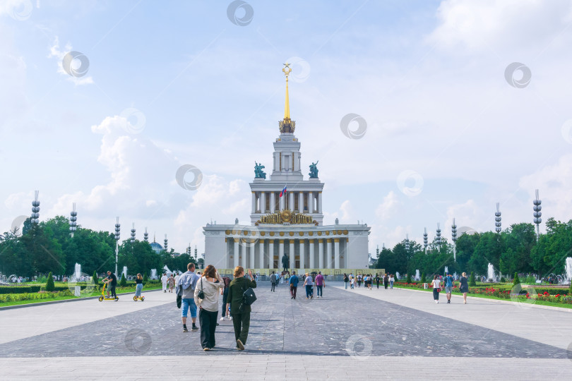 Скачать Центральный павильон № 1 на Выставке достижений народного хозяйства в Москве фотосток Ozero