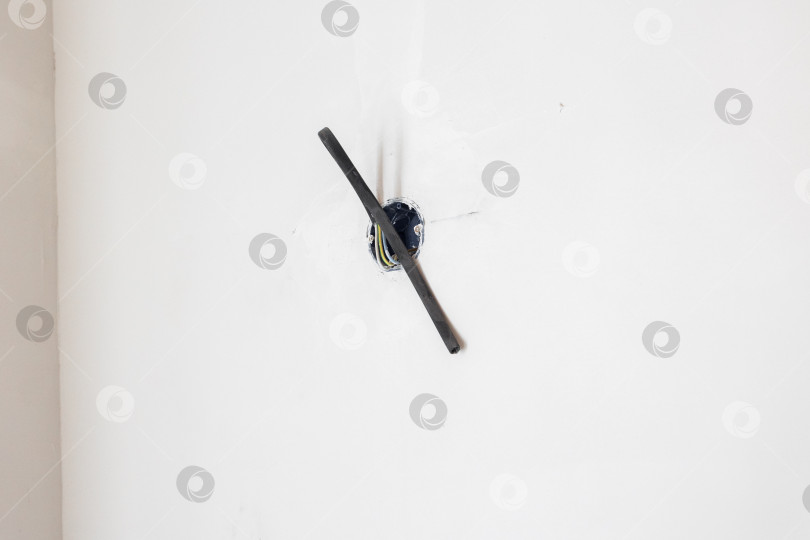 Скачать Электропроводка помещения без отделки фотосток Ozero