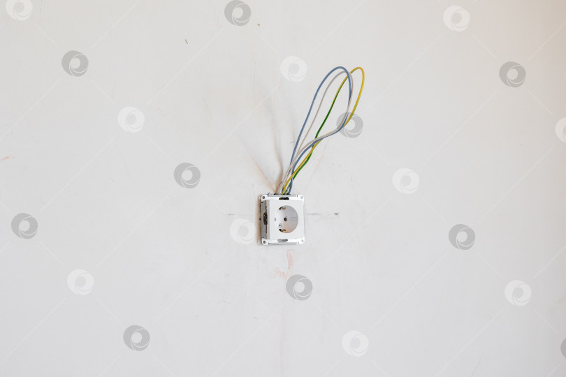 Скачать Электропроводка помещения без отделки фотосток Ozero