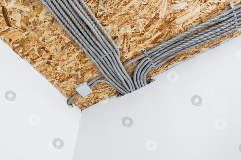 Скачать Электропроводка помещения без отделки фотосток Ozero