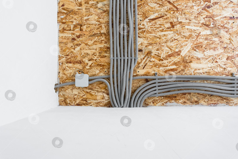 Скачать Электропроводка помещения без отделки фотосток Ozero