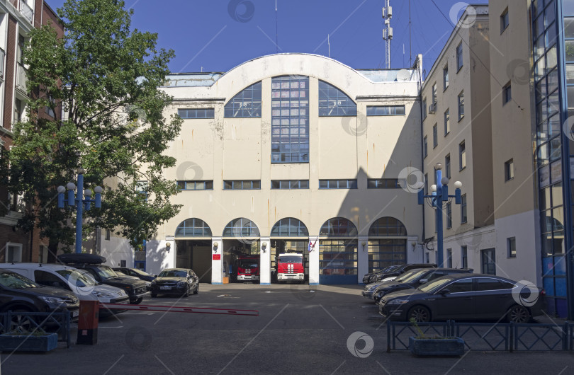 Скачать Пожарная часть в центре Москвы. фотосток Ozero