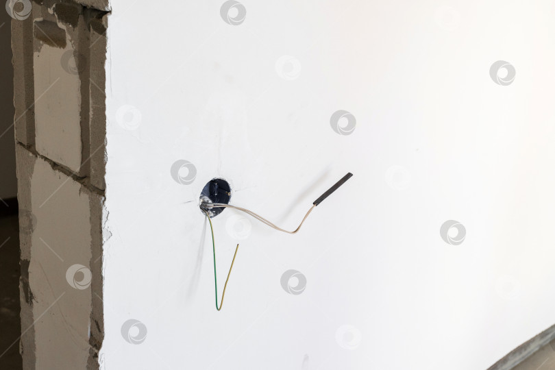 Скачать Электропроводка помещения без отделки фотосток Ozero