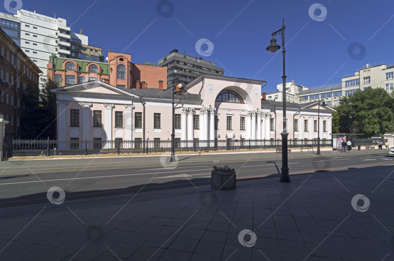 Скачать Старинный особняк в центре Москвы. фотосток Ozero