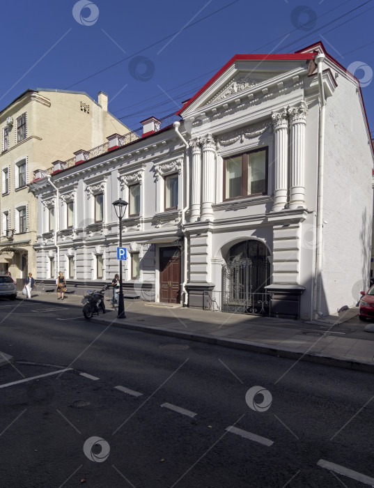 Скачать Старинный особняк в центре Москвы. фотосток Ozero