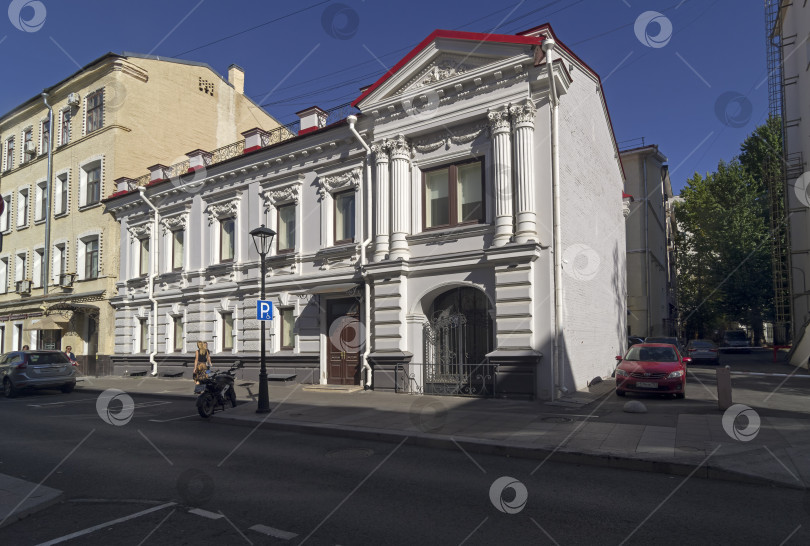 Скачать Старинный особняк в центре Москвы. фотосток Ozero