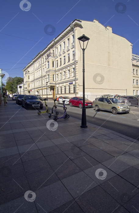 Скачать Старые многоквартирные дома в центре Москвы. фотосток Ozero
