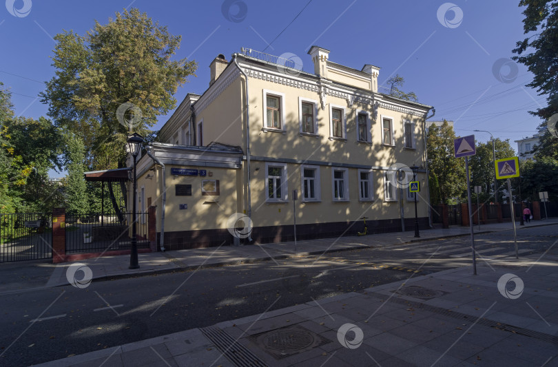 Скачать Здание старого детского дома, Москва. фотосток Ozero