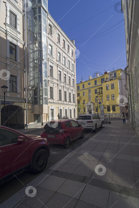 Скачать Дома, построенные в разных архитектурных стилях в центре Москвы фотосток Ozero