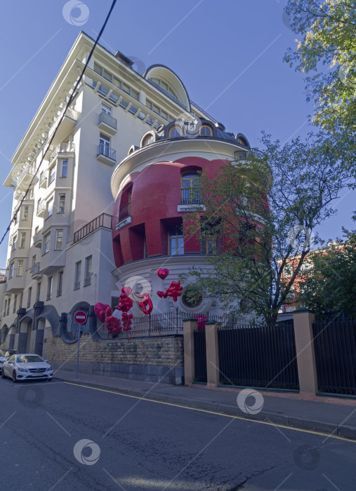 Скачать Жилой дом в форме яйца. Москва. фотосток Ozero