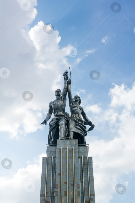 Скачать Памятник рабочему и колхознице в Москве фотосток Ozero