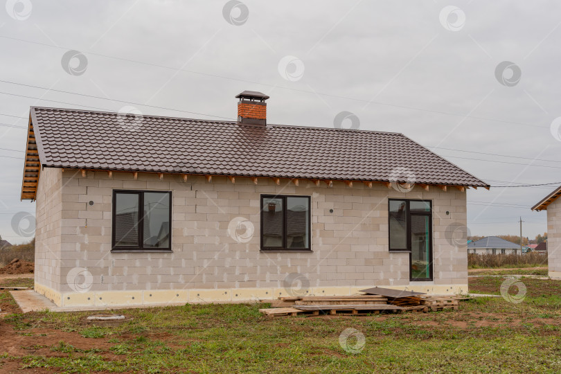 Скачать Новый одноэтажный дом из газобетона с выходом на террасу фотосток Ozero