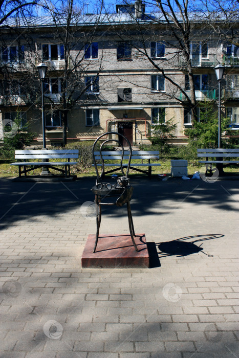 Скачать Арт объект в Зеленогорске Бабушкин стульчик фотосток Ozero