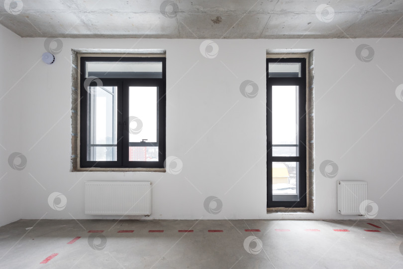 Скачать интерьер квартиры без отделки в серых тонах фотосток Ozero