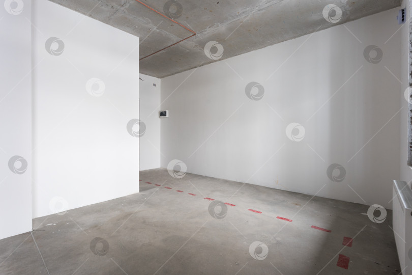 Скачать интерьер квартиры без отделки в серых тонах фотосток Ozero