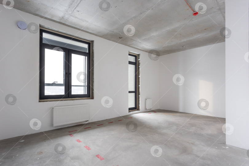 Скачать интерьер квартиры без отделки в серых тонах фотосток Ozero