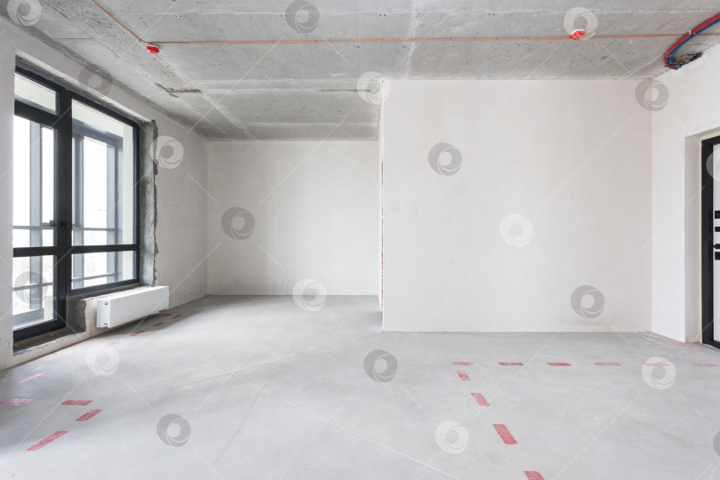 Скачать интерьер квартиры без отделки в серых тонах фотосток Ozero