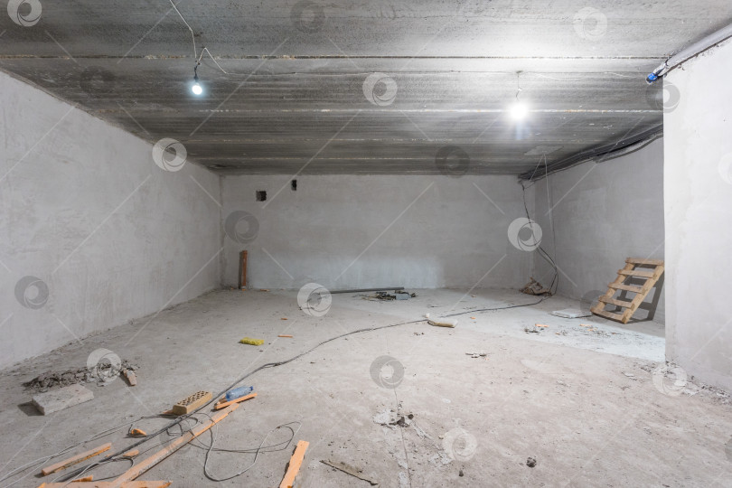 Скачать интерьер квартиры без отделки в серых тонах фотосток Ozero