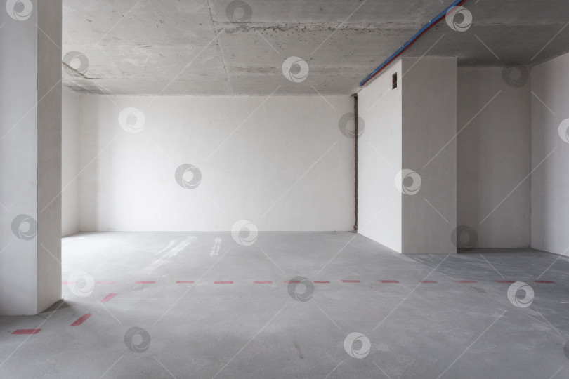 Скачать интерьер квартиры без отделки в серых тонах фотосток Ozero