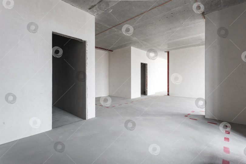 Скачать интерьер квартиры без отделки в серых тонах фотосток Ozero