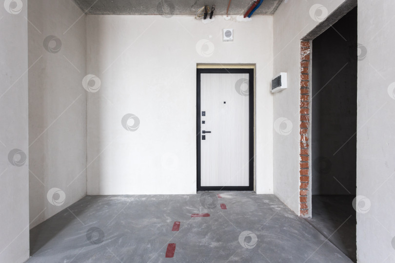 Скачать интерьер квартиры без отделки в серых тонах фотосток Ozero