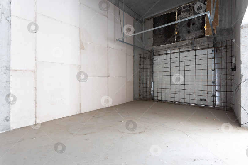 Скачать интерьер квартиры без отделки в серых тонах фотосток Ozero