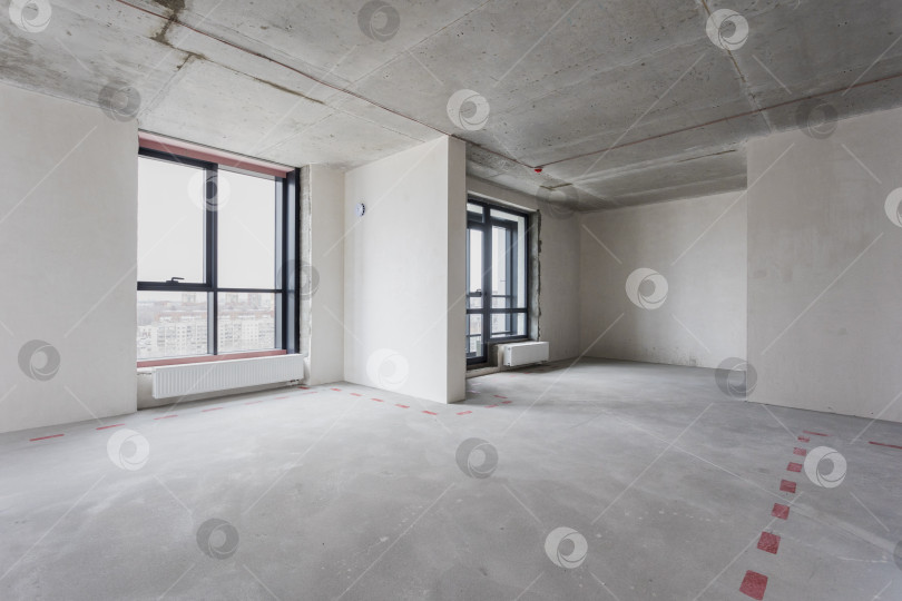 Скачать интерьер квартиры без отделки в серых тонах фотосток Ozero