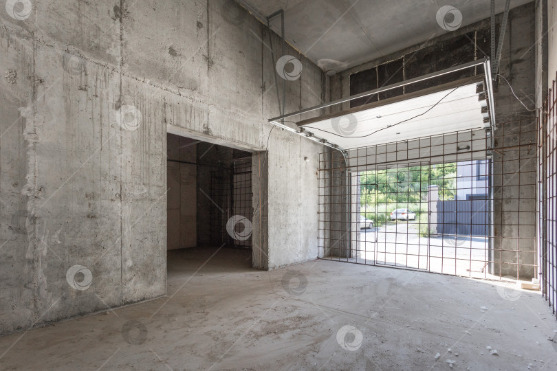 Скачать интерьер квартиры без отделки в серых тонах фотосток Ozero