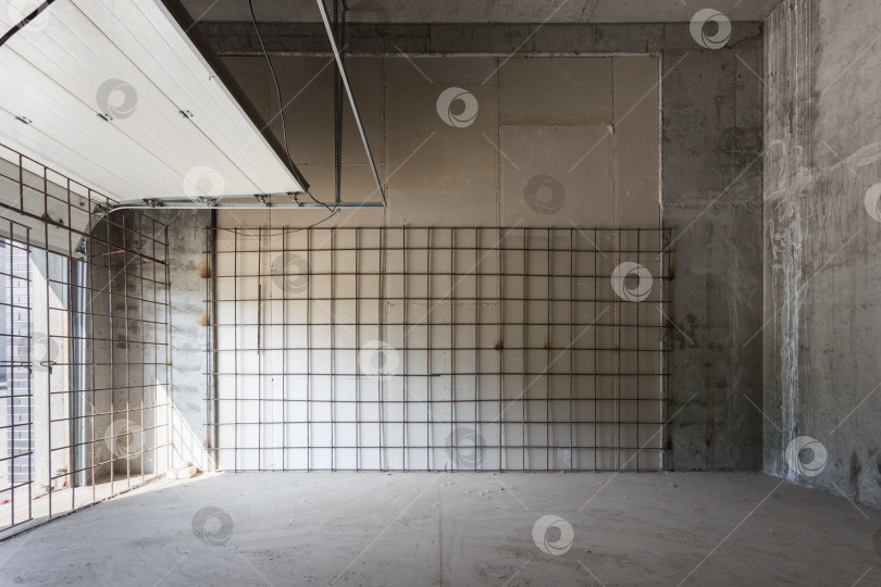 Скачать интерьер квартиры без отделки в серых тонах фотосток Ozero