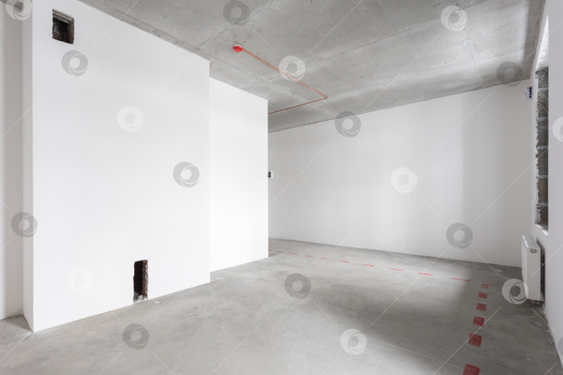 Скачать интерьер квартиры без отделки в серых тонах фотосток Ozero